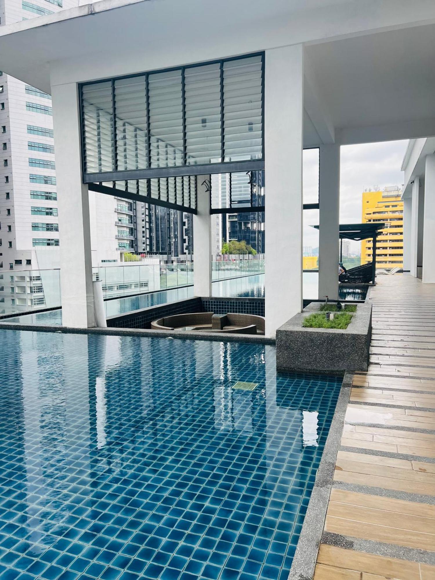 Reizz Residence By D'Amour กัวลาลัมเปอร์ ภายนอก รูปภาพ